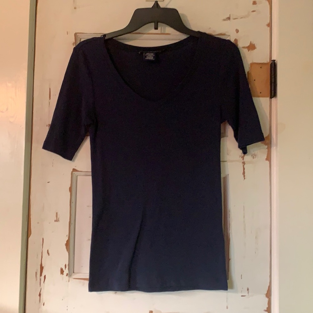 🧟‍♂️V-neck T-shirt🧟‍♂️ 5 or More for $3 Each